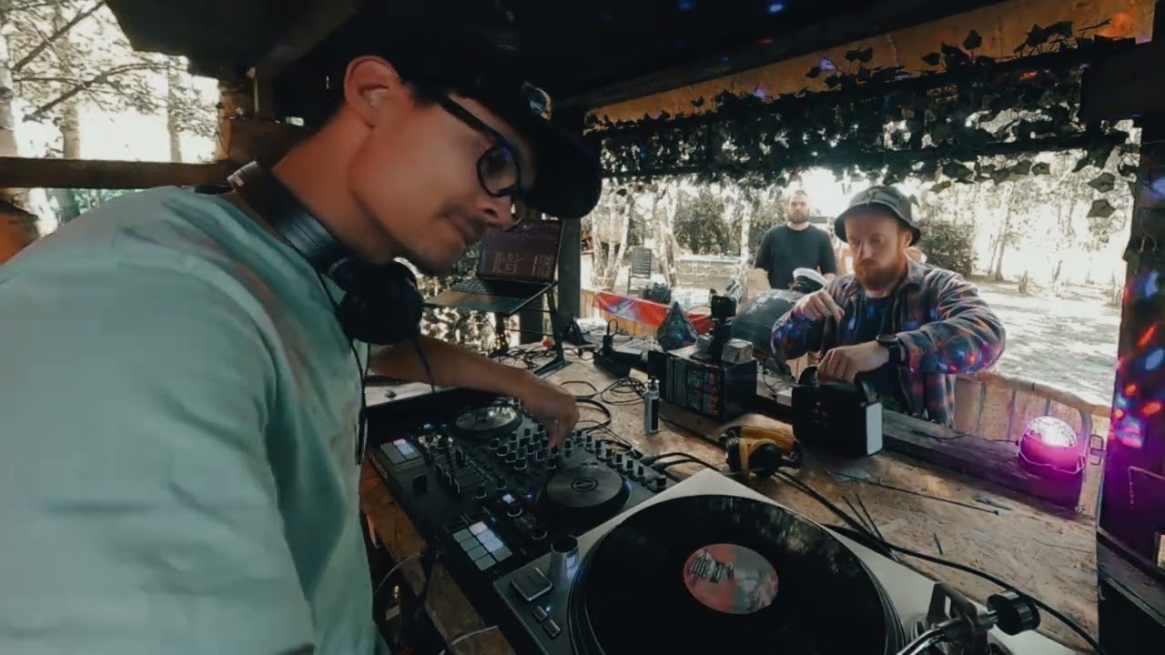 LTD & Lowcash - Vinyl Friday Warmup | Rave Čukna 2025 🦌