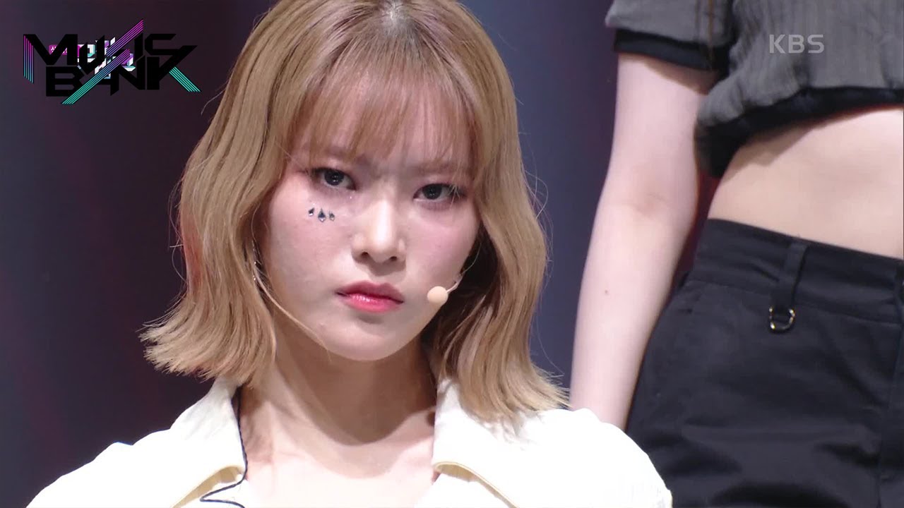 Weeekly(위클리 ウィクリー) - Solar (Music Bank) | KBS WORLD TV 220311