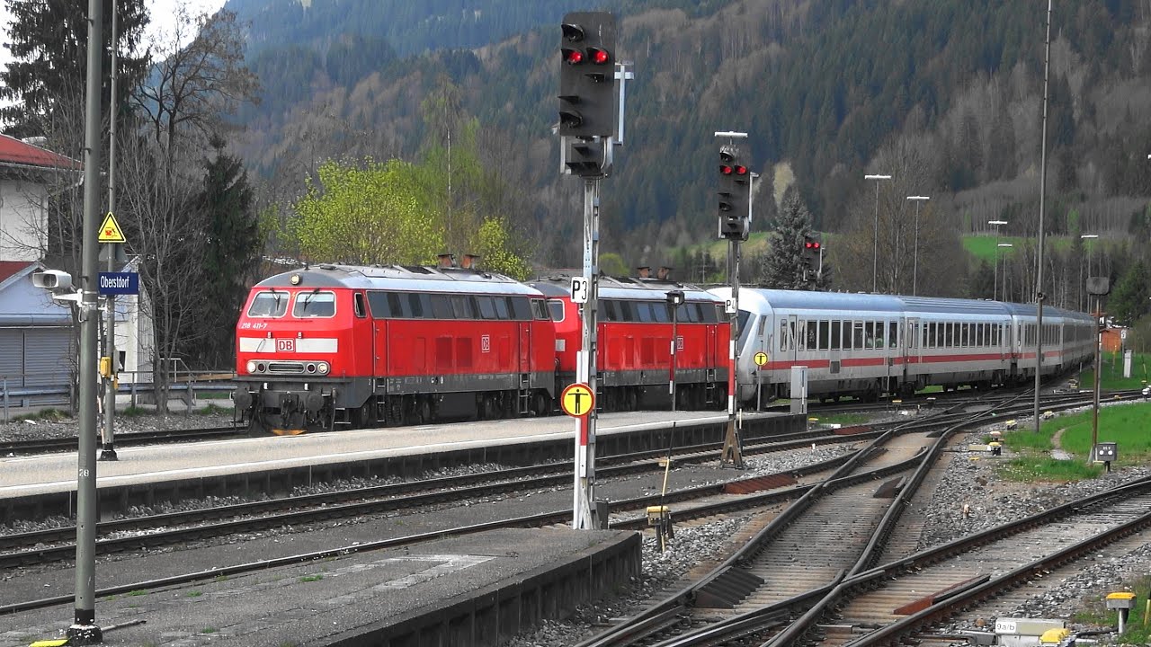 Oberstdorf: Ankunft IC2013 aus Dortmund mit 218 411 & 218 414, 218 446 macht schon Pause