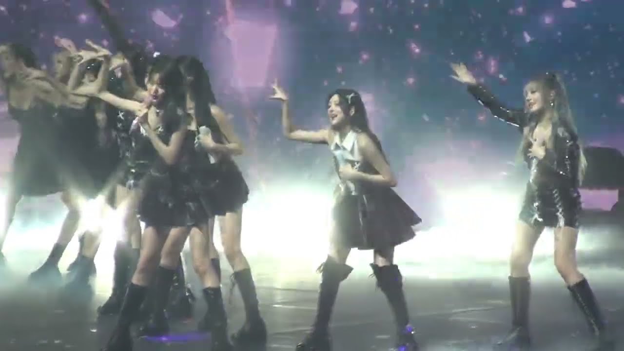 IVE - Accendio (Barcelona fancam 07/06/2024) Show What I Have World Tour