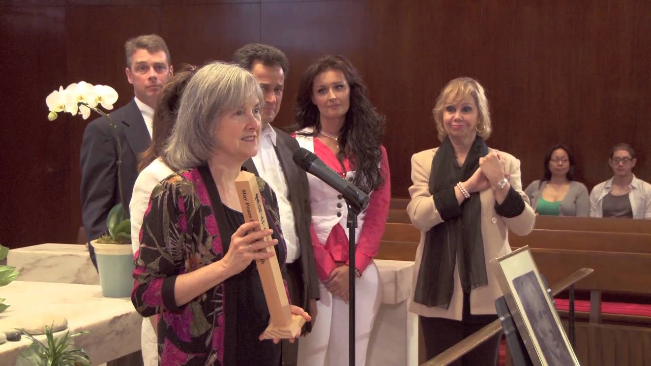 EN &ndash; Bruno Groening Circle of Friends is Awarded with the Peace Pole at the UN Tillmann Chapel, NY