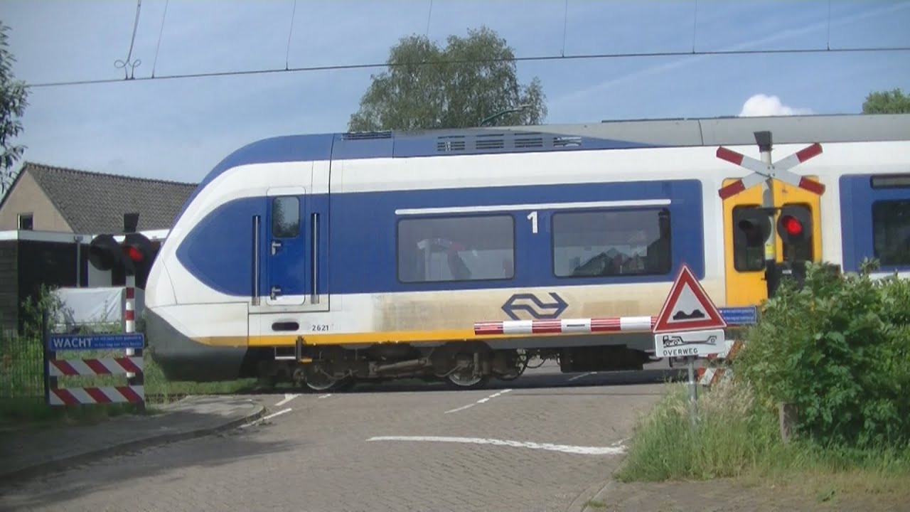 Spoorwegovergang Soest // Dutch railroad crossing