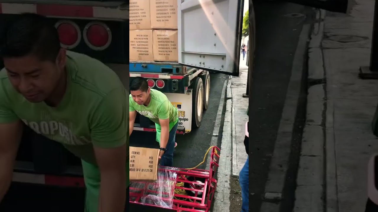 Descargando contenedor 🚢 Con productos de importaci&oacute;n 🙌🏻