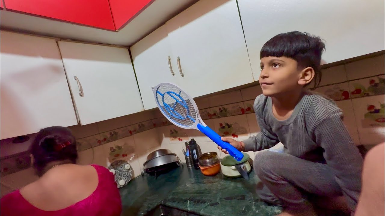 Mosquito 🦟 Racket se khel rha h 😅