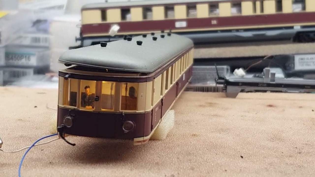 VT137/VS145 DR EP III von Liliput-Bachman Teil2, Führerstand und Inneneinrichtung 