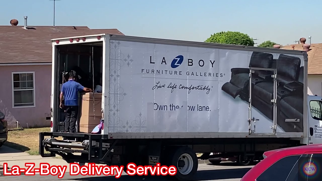 La-Z-Boy Furniture Galleries ｜Delivery Service｜Delivery Truck｜Furniture Delivery