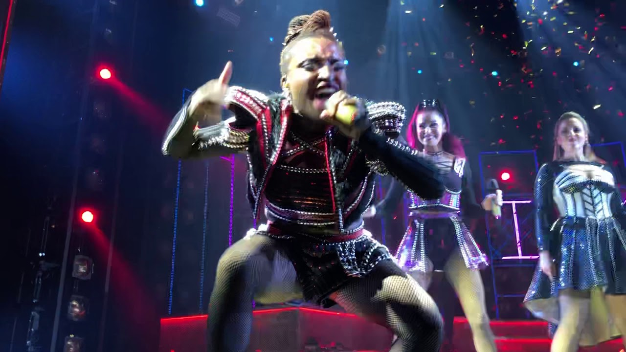 SIX The Musical MegaSix CHICAGO 5/25/19 6:00 PM