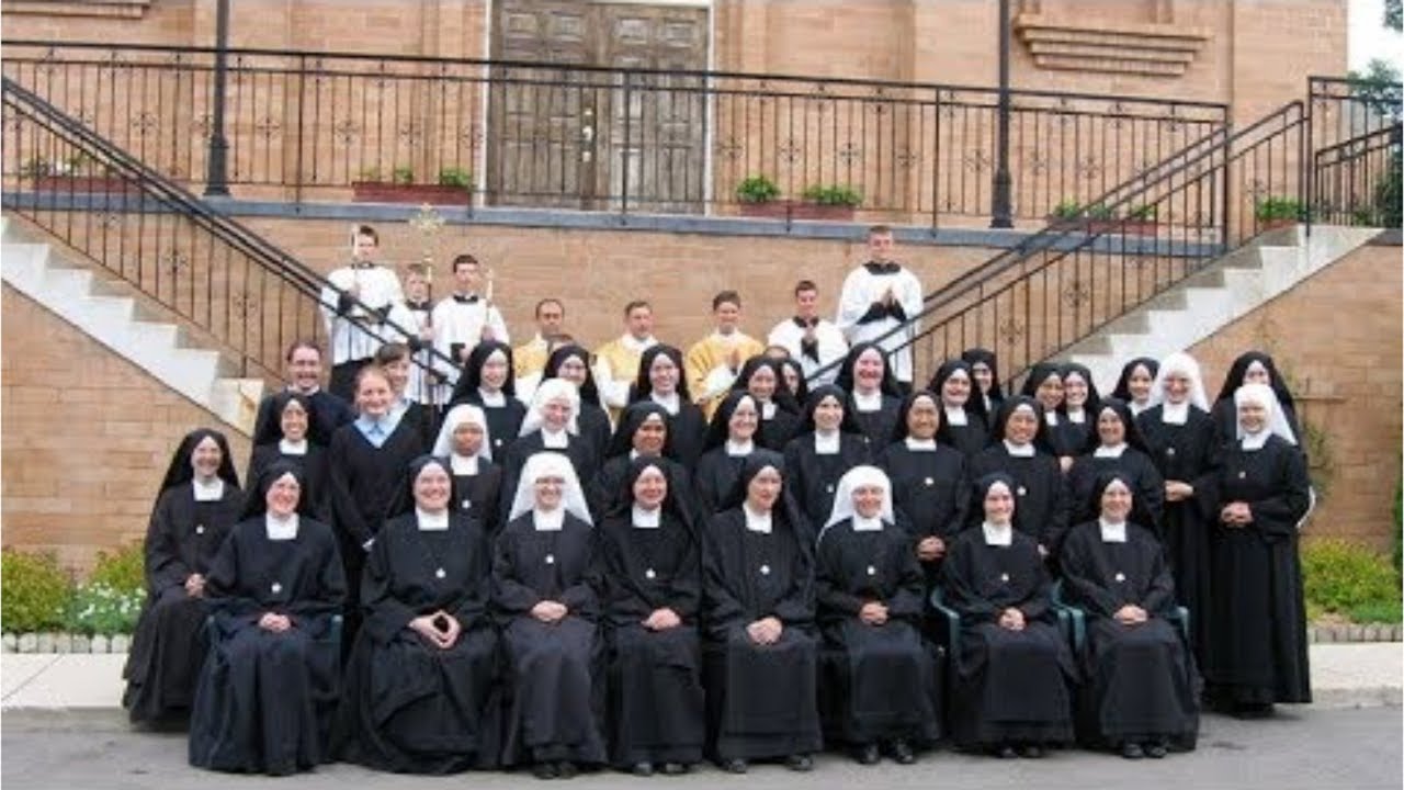 Las Hermanas de la Fraternidad San Pío X - Historia, fundación, vida diaria y espiritualidad