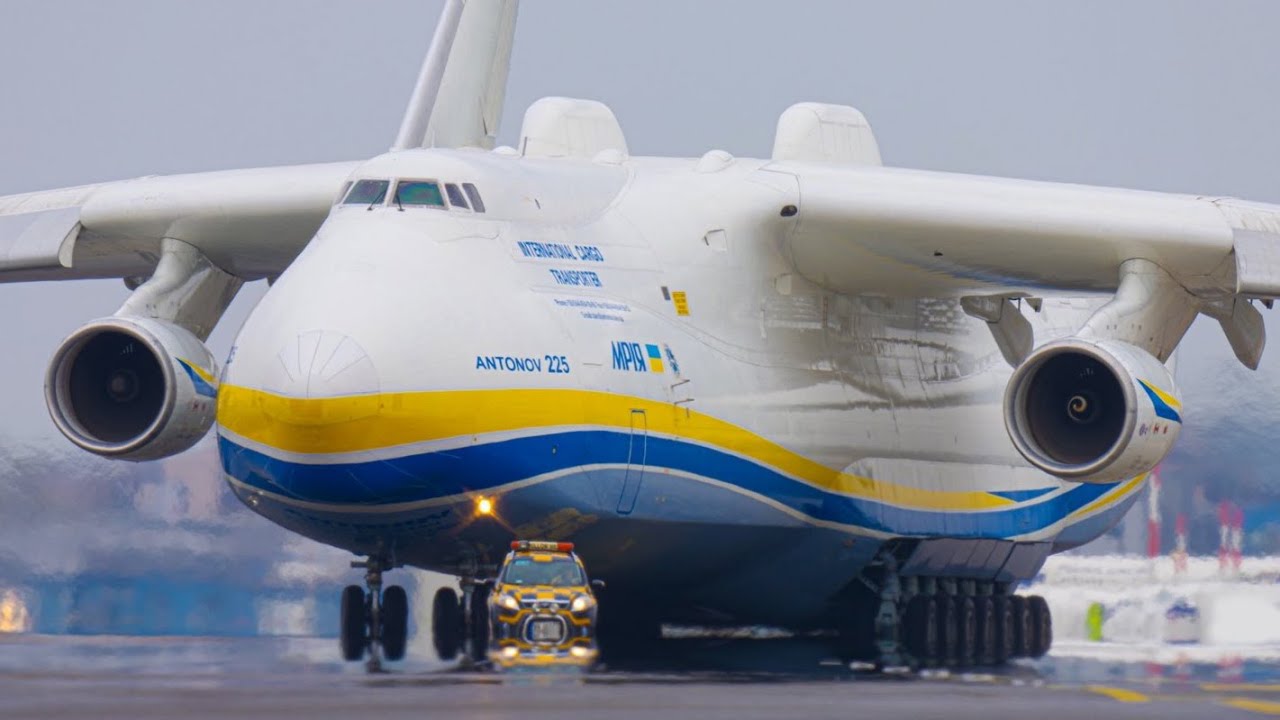 Worlds Largest Plane Antonov 225- INCREDIBLE Landing at RAF Brize Norton + C17, A330, APACHE, OSPREY