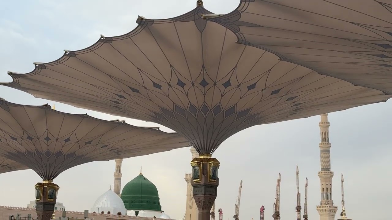 Iftar time in Ramadan at Masjid an Nabawi, Madinah