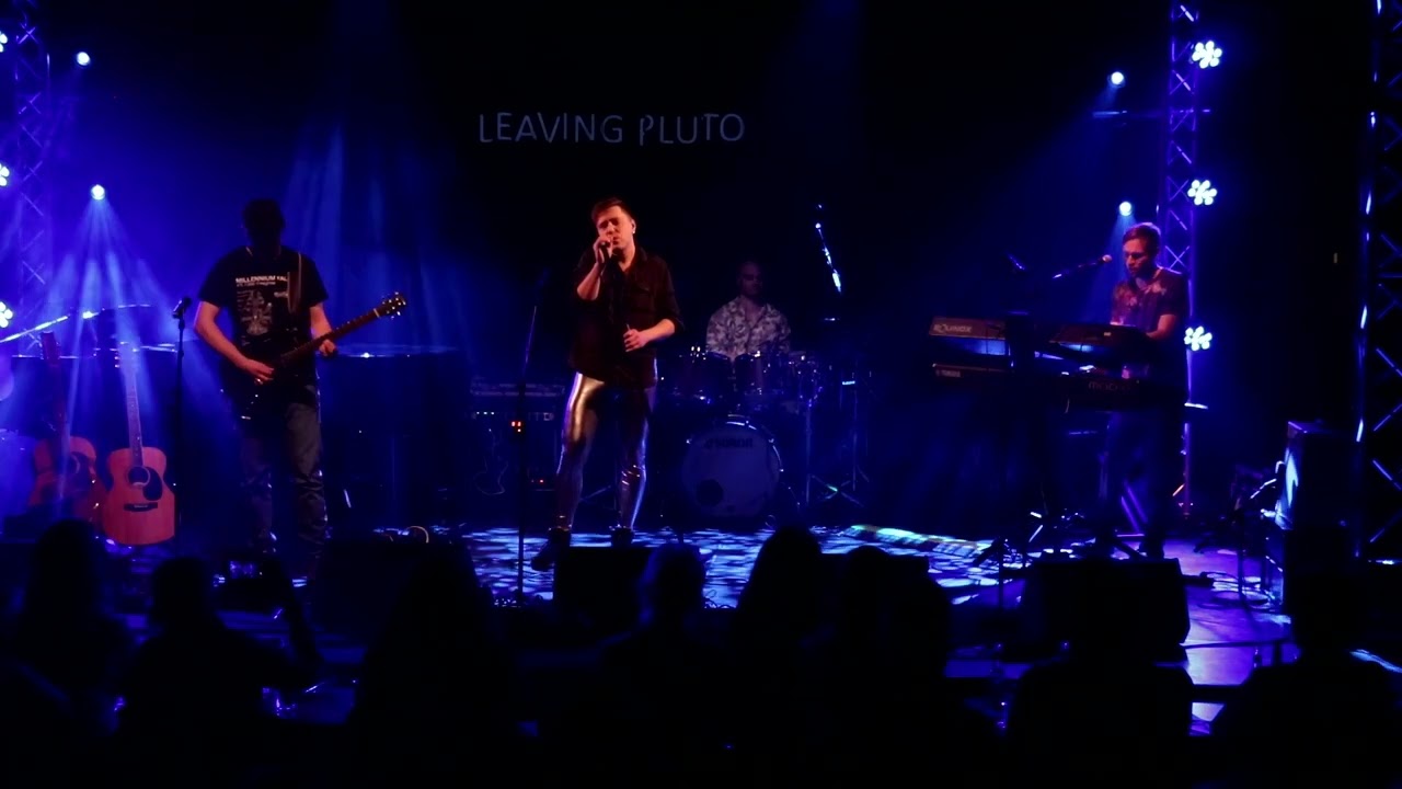 Leaving Pluto - Red dinghi live @arnozillmersopenmicinderwa7595