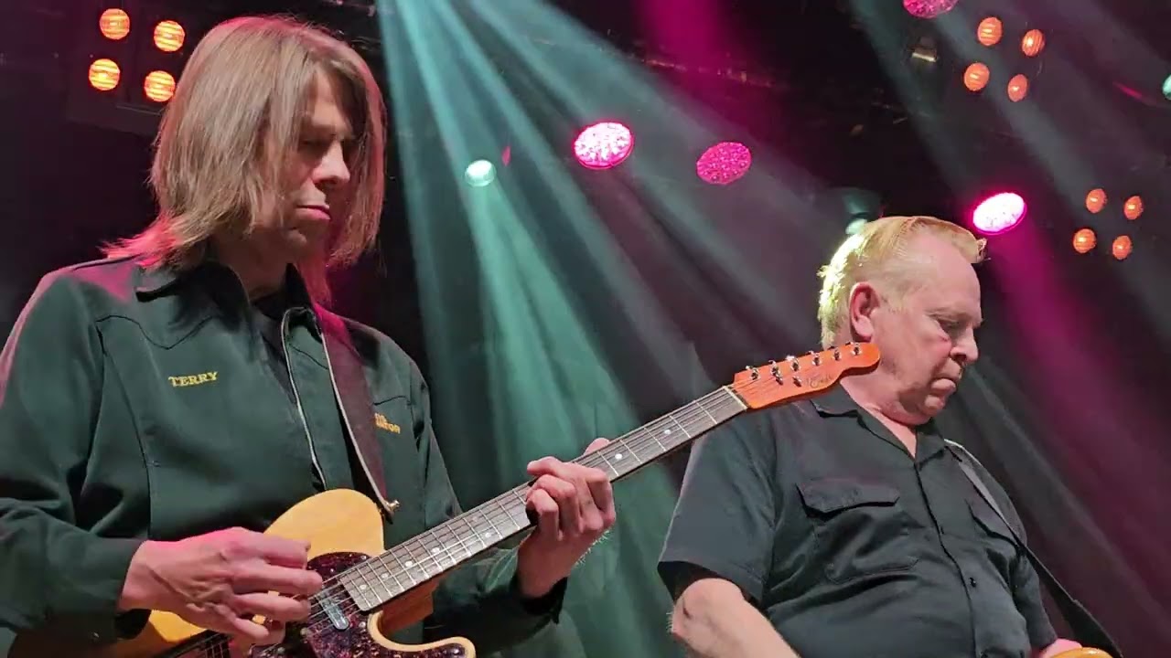 Melrose  - Loverboy, live 2025
