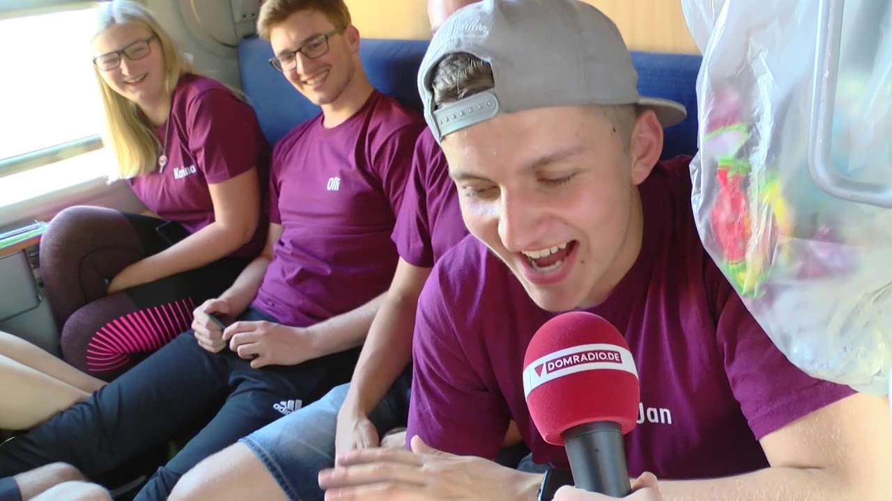 Ministranten auf dem Weg nach Rom