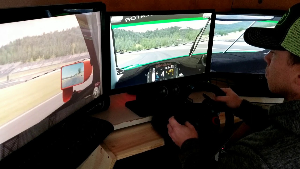Raceroom Race Experience my first Triple Monitor setup
