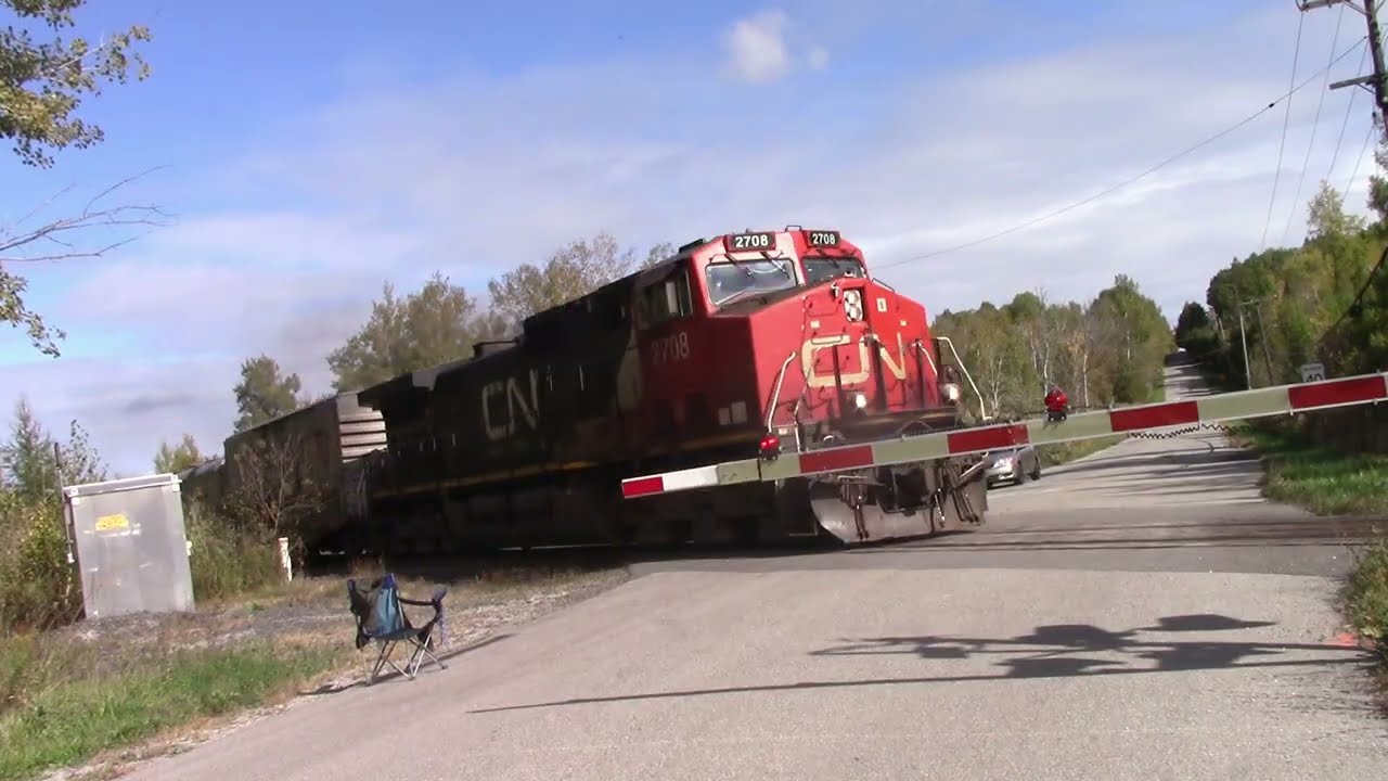 𝐑𝐚𝐢𝐥𝐟𝐚𝐧𝐧𝐢𝐧𝐠 𝐈𝐧 𝐀𝐮𝐭𝐮𝐦𝐧 𝐒𝟓𝐄𝟏: Cyclist Troll and TEST Train and more at Queensville Sideroad