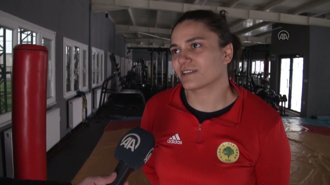 Zayıflamak için başladığı boksta uluslararası başarıyı hedefliyor