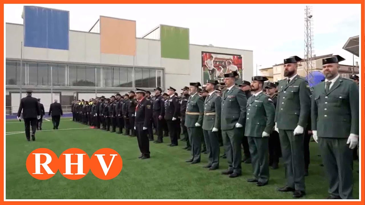 La Policia Local de Paiporta atorga la Medalla d’Or a 900 agents per la DANA