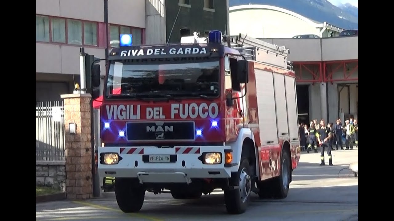 Partenza APS Man+Land Rover Defender Vigli del Fuoco Riva Del Garda in emergenza