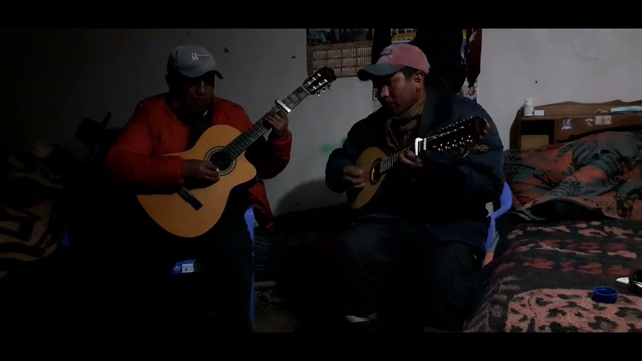 UN HUAYLAS  SAN MATEO    Martin pampa: guitarra                                 Crisencio: mandolina
