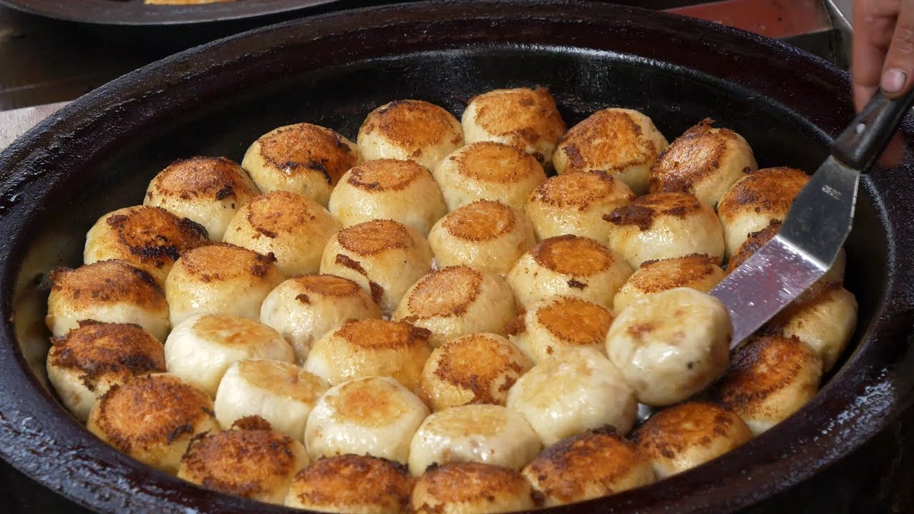 Muslim Chinese Street Food in Shanghai - JianBao牛肉煎包