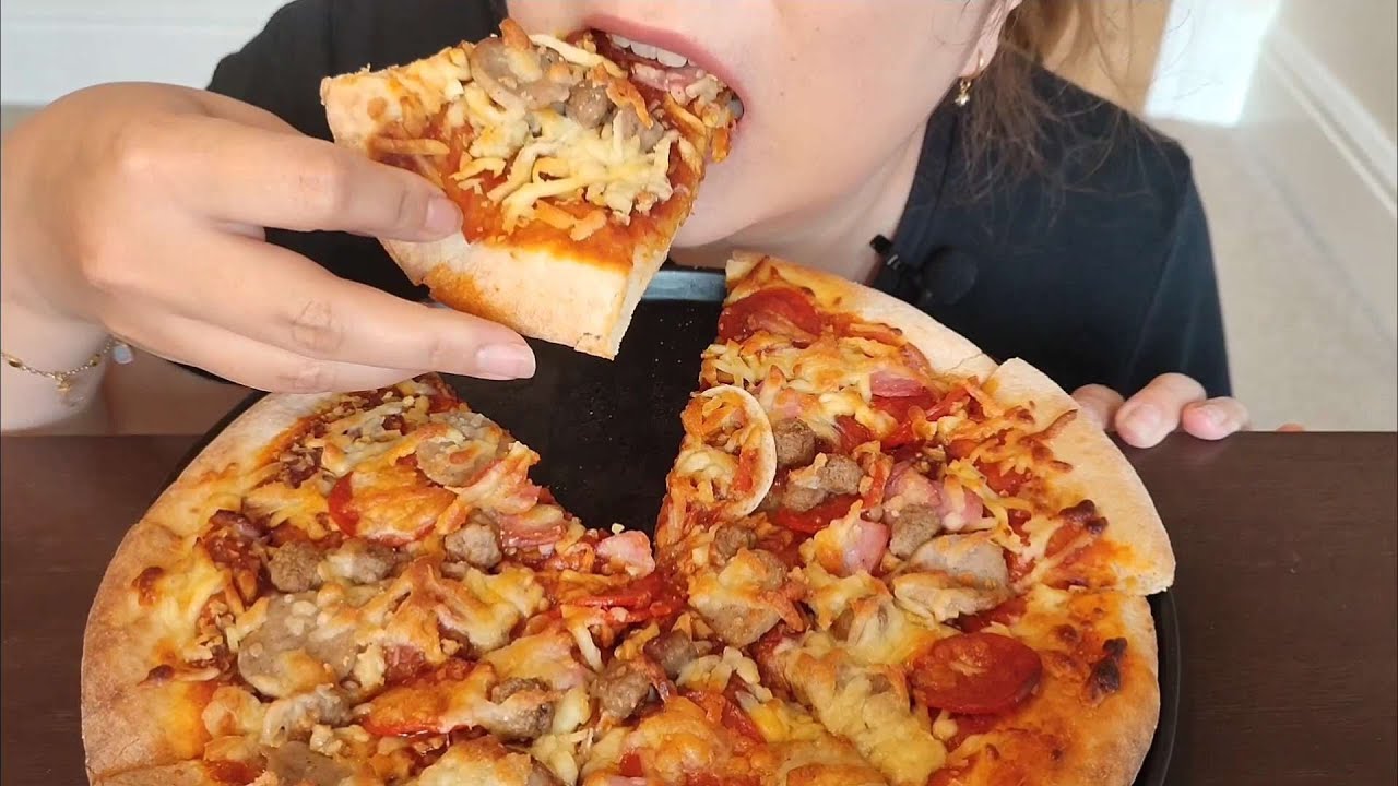 【咀嚼音、ASMR】ミートフィーストピザ Meat Feast Pizza Eating Sounds Mukbang