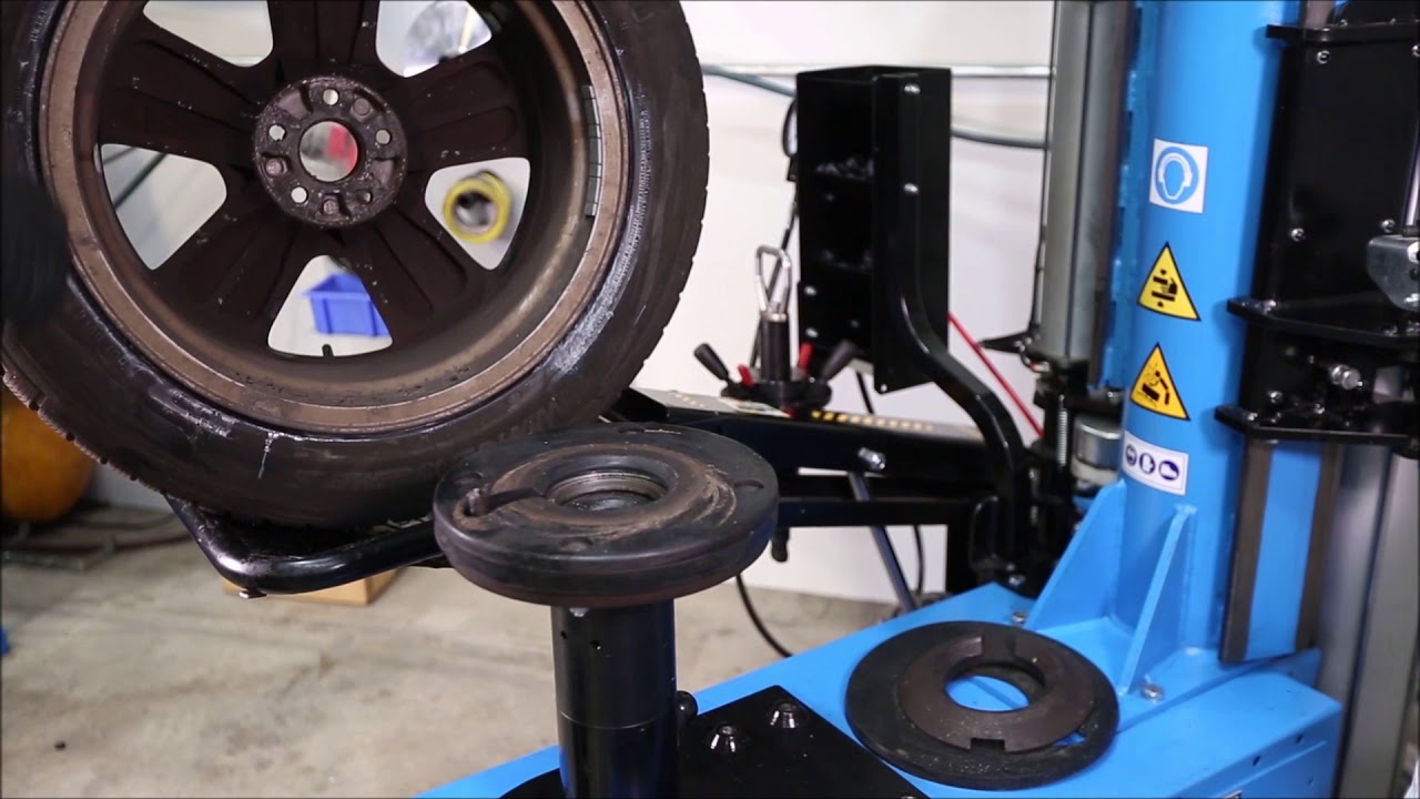 Ravaglioli Leverless Tyre Changer G8945.26S installed at Protyre Sheffield with Wheel Lift Function
