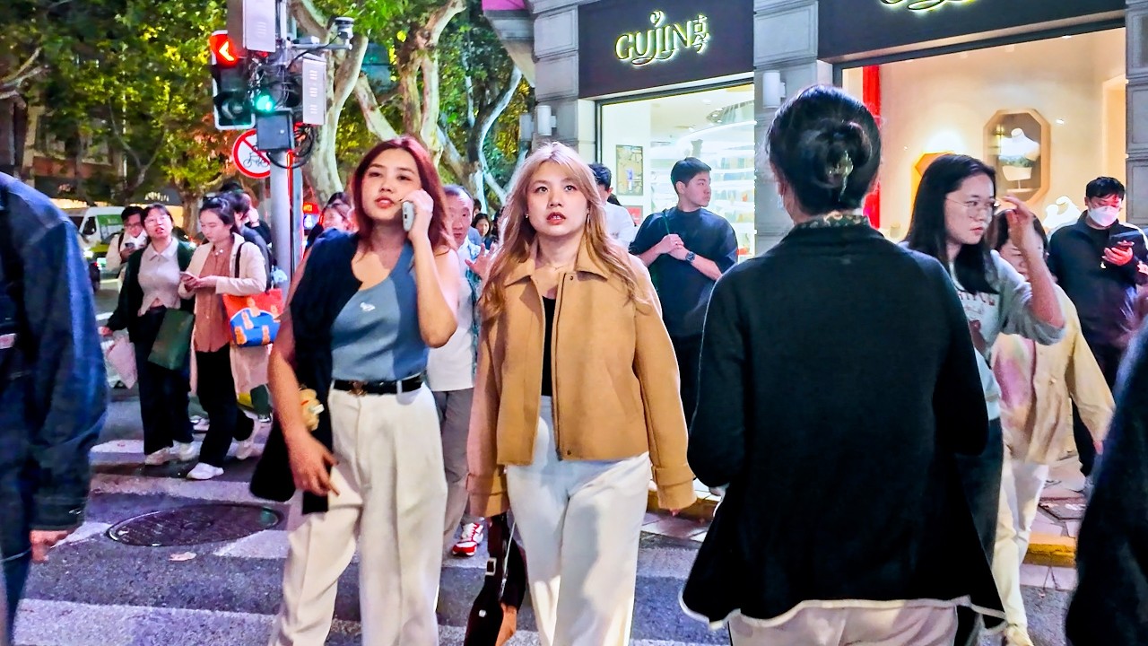 Late Evening Walk on Shanghai’s Huaihai Middle Road Shopping Area 上海淮海中路 & The East Bund, China 4K