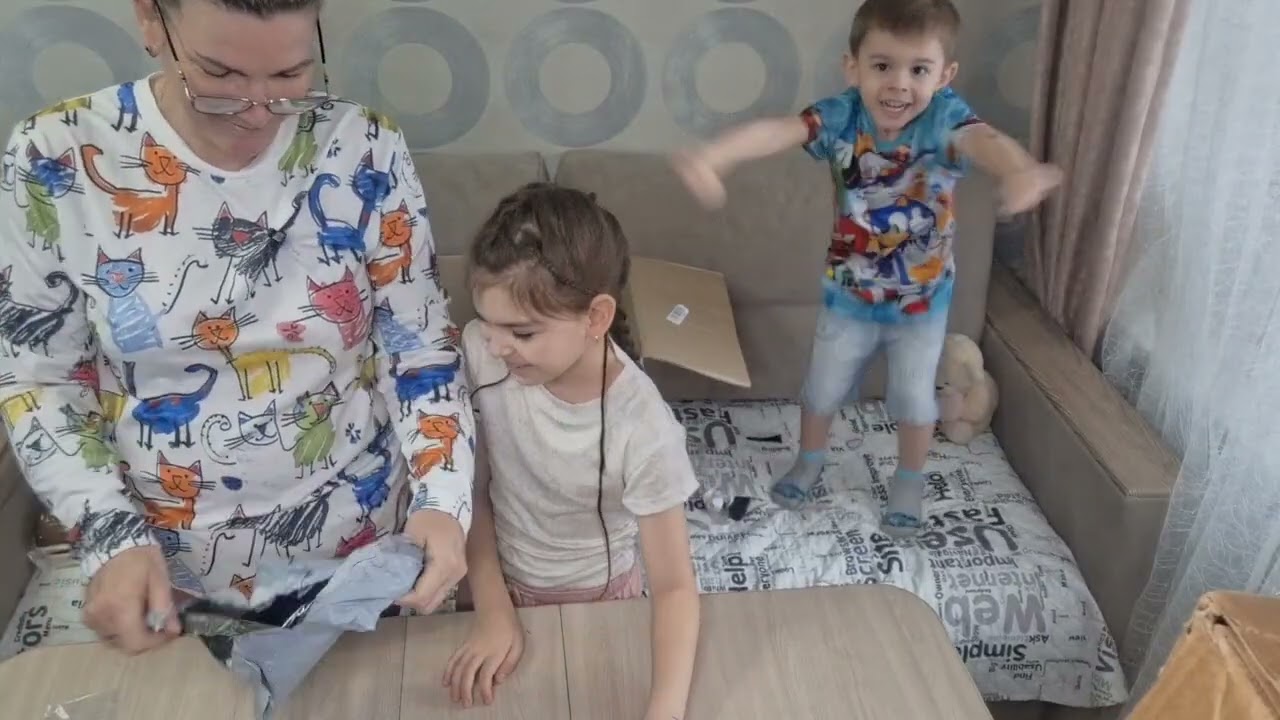 Открываю с внуками новую коробку 🎁👨‍❤️‍👨👩‍❤️‍👨#распаковка 