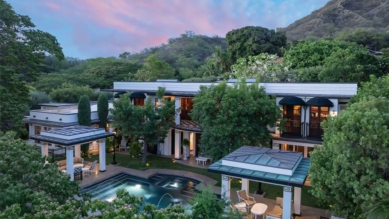 Inside a $34M Oceanfront Hawaii Masterpiece