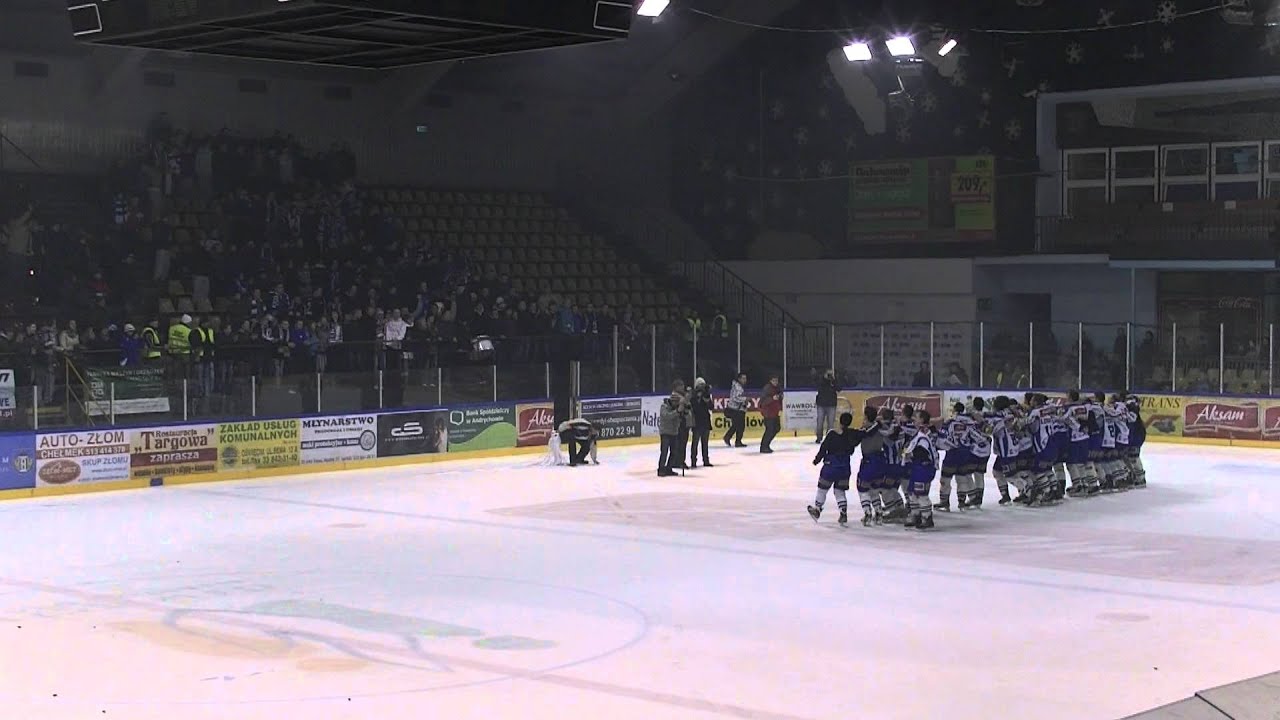 Unia-Cracovia 12.02.2012 zawodnicy wracają na l&oacute;d HD