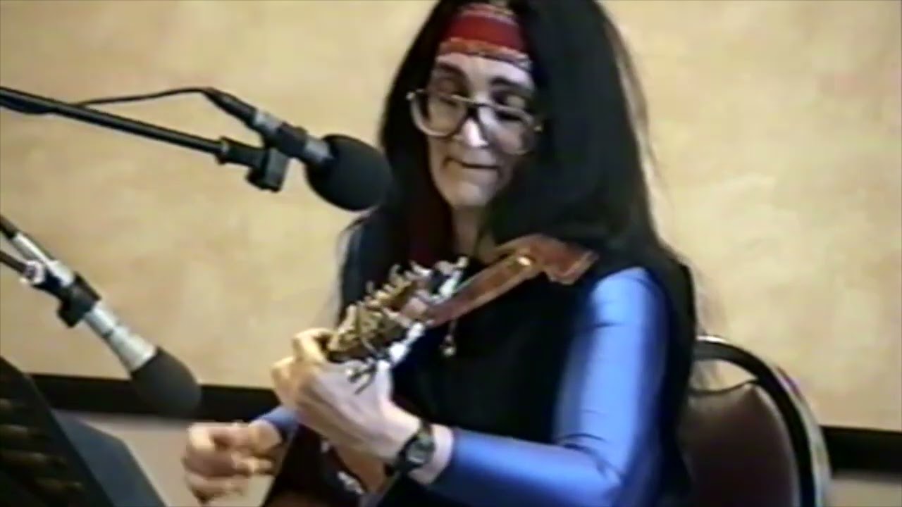 Leslie Fish sings her best-known Star Trek songs @ Phil & Ed's Excellent Convention (1994)