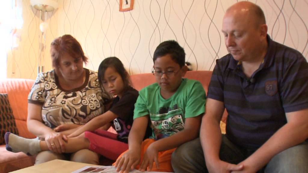 Familienbande    Endlich zu Viert