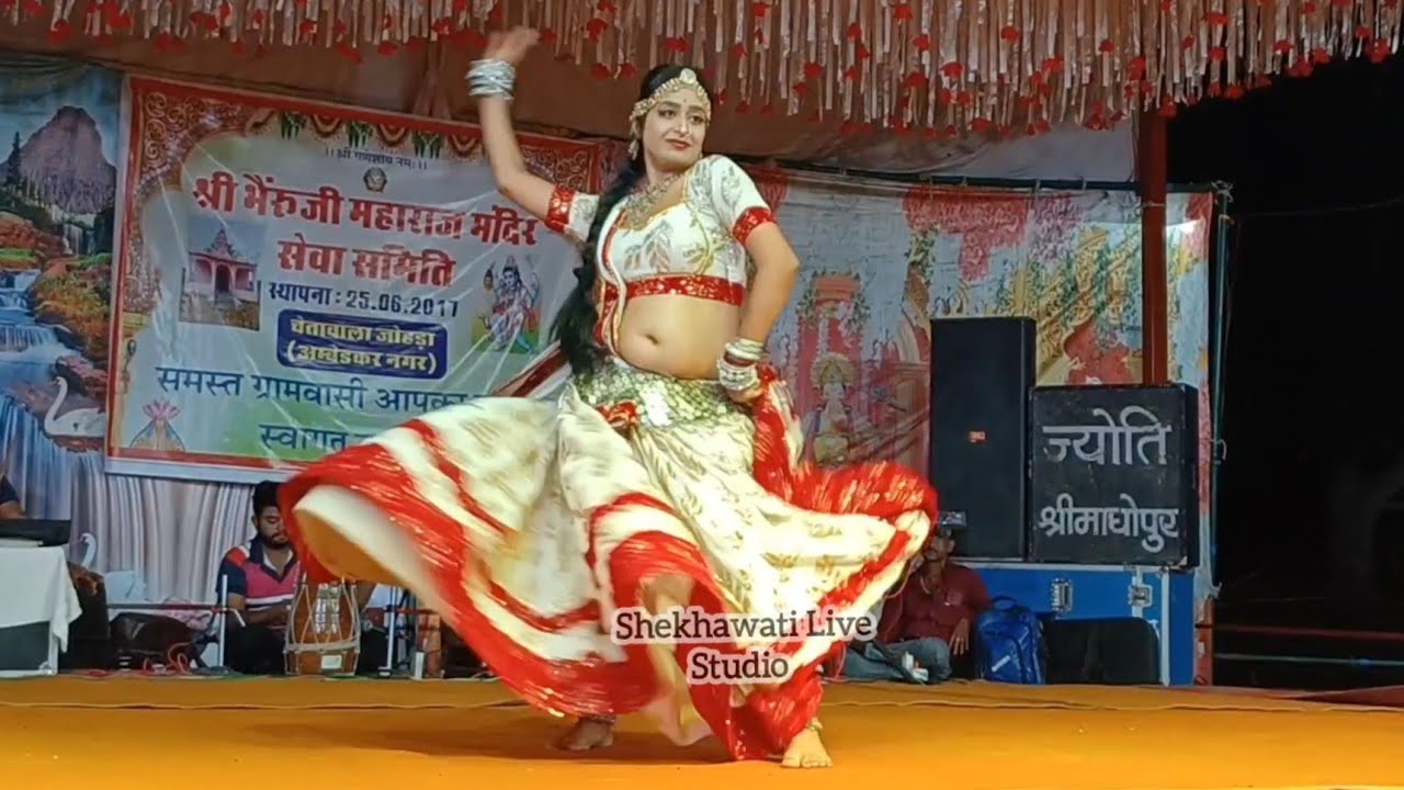 रेखा मेवाड़ा का देवीपुरा बणी मे वायरल हुआ ये डाँस | Rekha Mewaraa Ka Dance | New Song Dj Song 2025