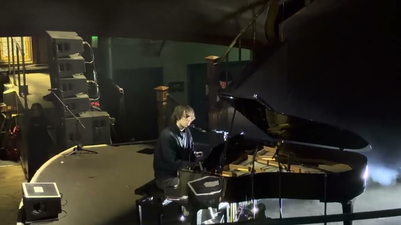 Cameron Winter - Take It With You - Manchester Albert Hall 30/11/2025