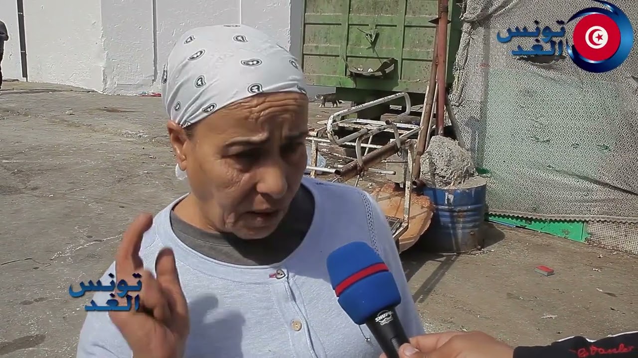 تبكي على خاطرها شاهية كسكسي باللحم وموش قادرة تشريه والعباد قلوب ولات حجر معاش تحن على بعضها