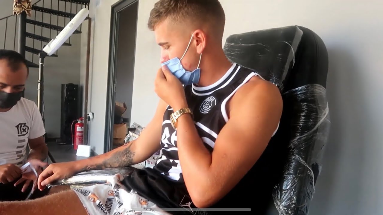 My boyfriend got a tattoo sleeve in turkey?😱😱 - Turkey travel vlog 2020