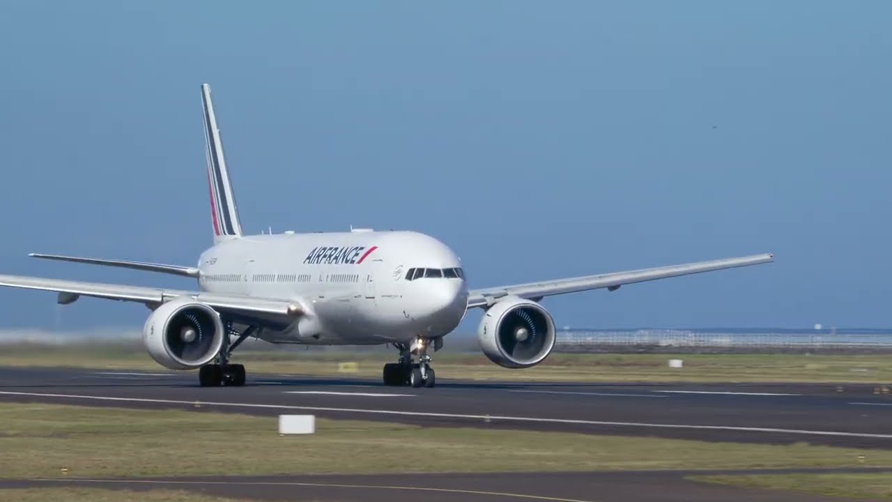 F-GSPN says goodbye on October 29, 2023: The last 777 flight of Air France to Tahiti.
