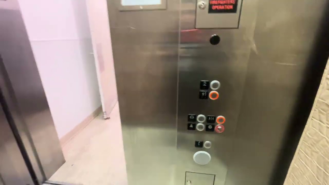 Kone KSS 500 Traction Elevator @ Dadeland Mall Kendall Miami FL