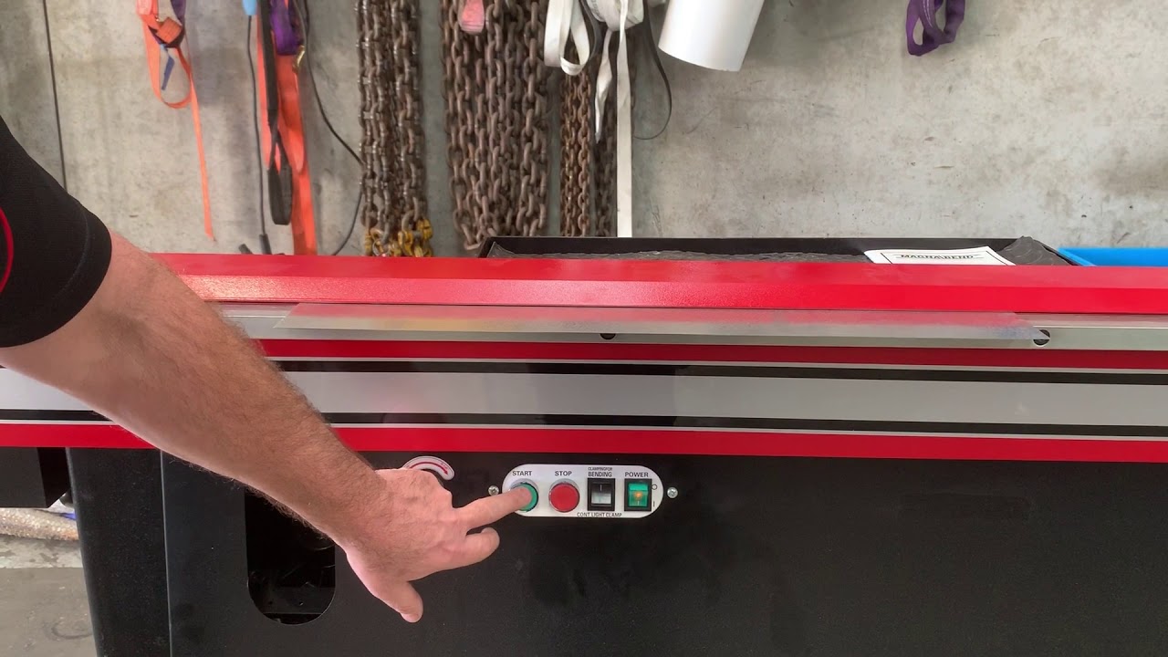 MAGNABEND Model: 2500E Powered 2500mm x 1.6mm Electromagnetic Sheet Metal Folding Machine.