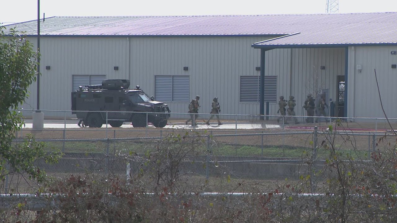 All clear at Georgetown High School after reported bomb threat