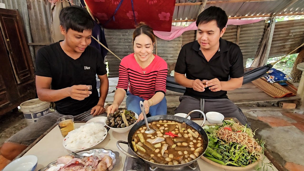 Bắt c&aacute; vồ đ&eacute;m khủng nấu lẩu mắm c&ugrave;ng em Tư s&agrave; lan | Kh&oacute;i Bếp - Tv 210#