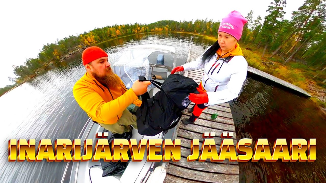 Veneretkellä Inarijärven Jääsaaressa.