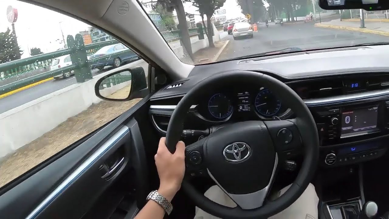 2015 Toyota Corolla S | Manejo en Lluvia POV