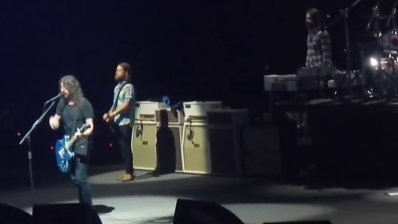 Dave Grohl talks about The Kiss Guy