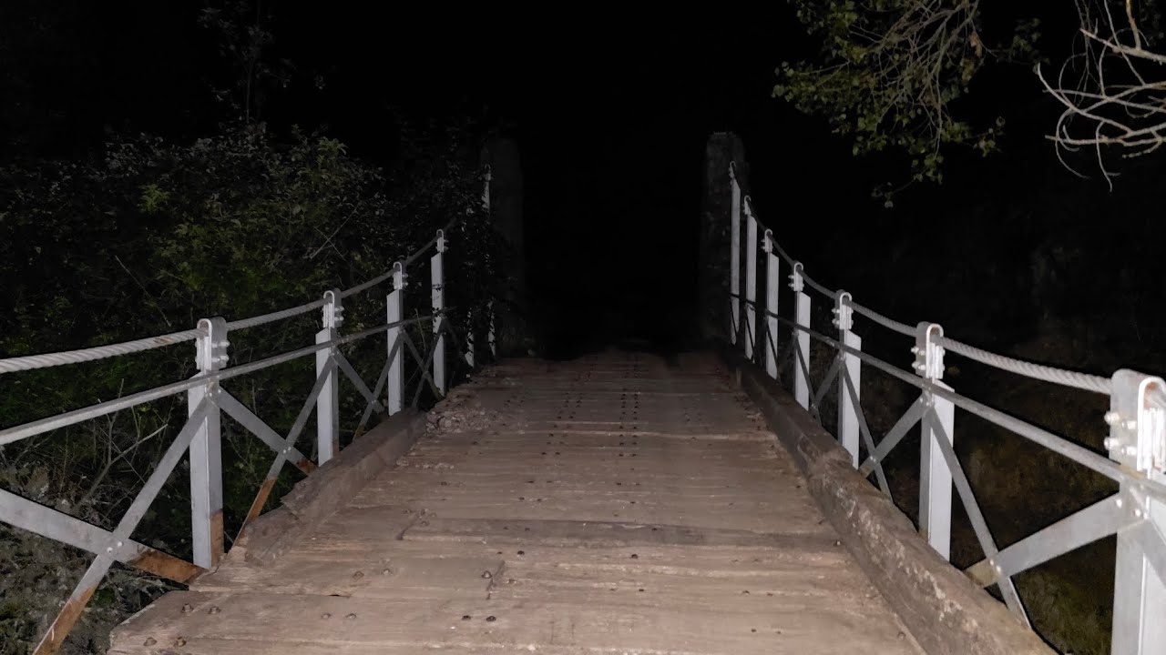 PUENTES COLGANTES DE NOCHE ... EN MOTO