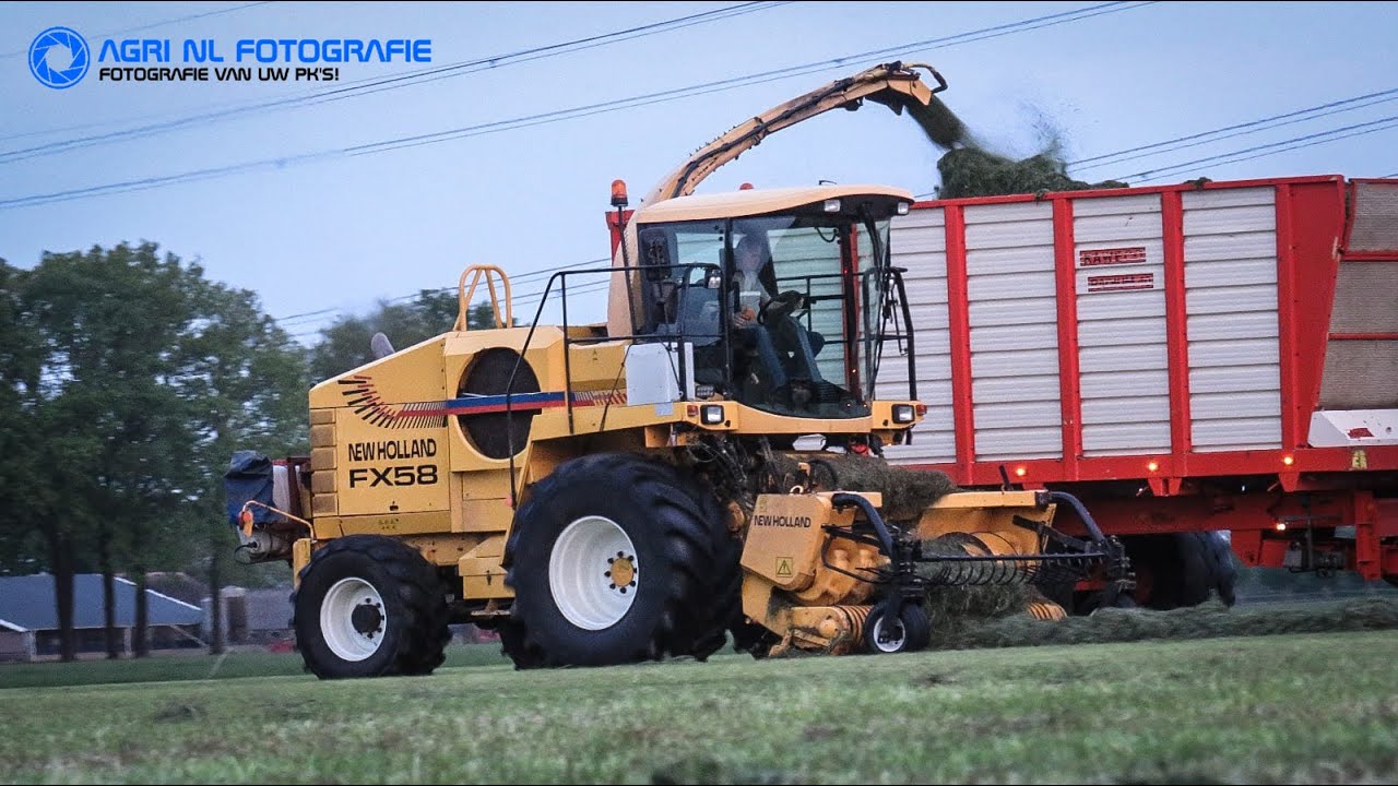 New Holland FX58 | 75 Hectare gras hakselen! | Melkveebedrijf Schroten Dalfsen | By night