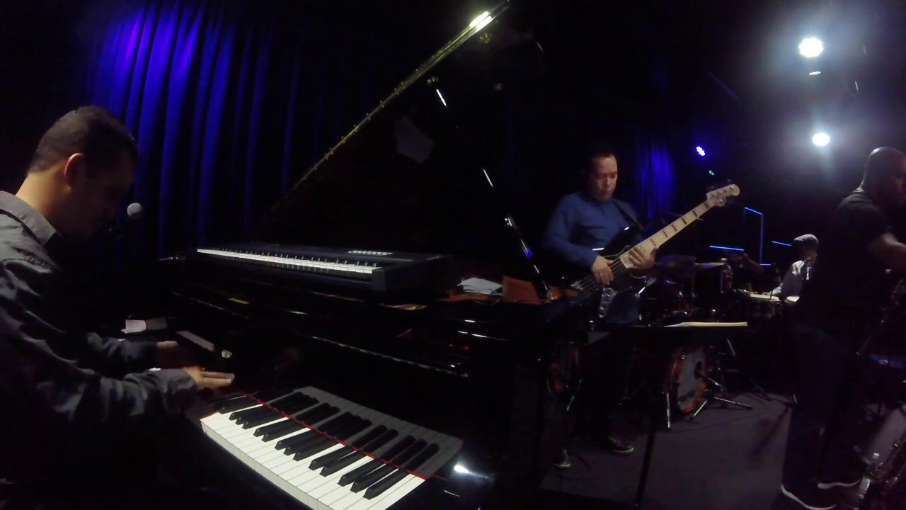 Son con Pajarillo ( Son & Joropo) by Cesar Orozco & Kamarata Jazz, live at Bird's Basement.