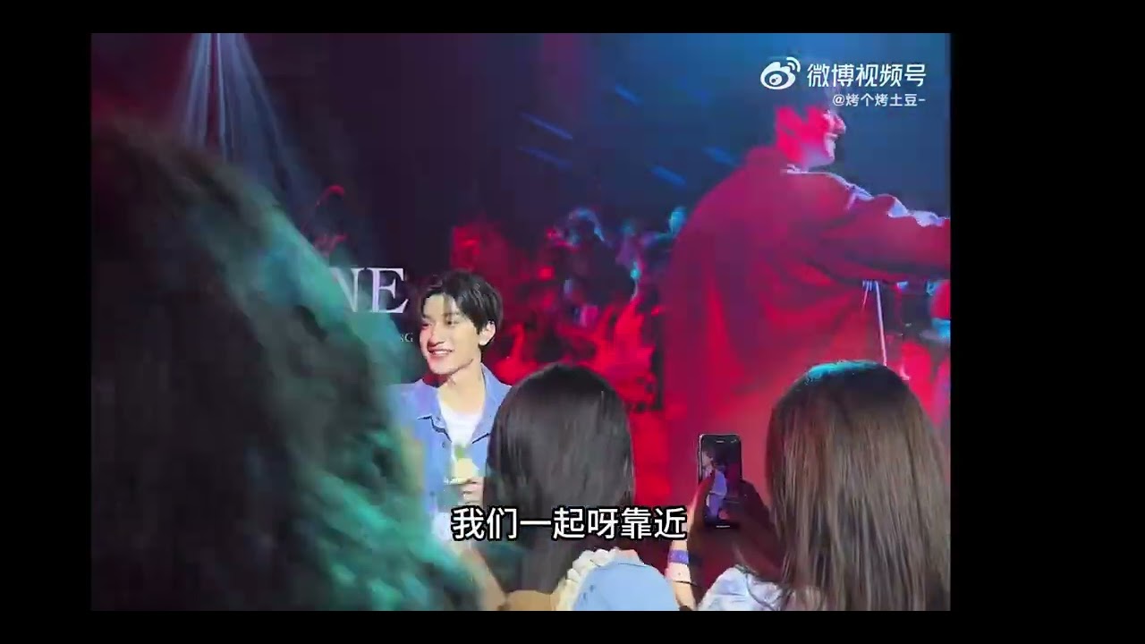 Singing for his fans 🫰🏻Lin Yi is really like singing 🎶 