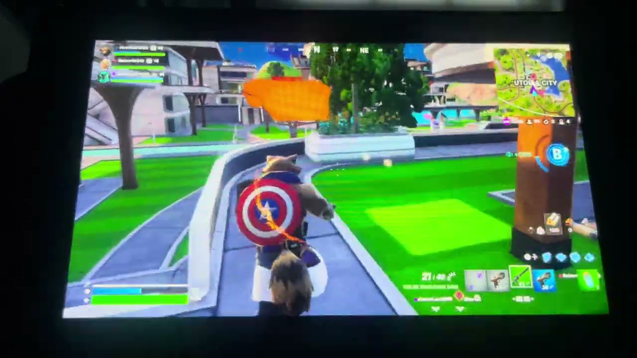 Trying to get a win in Fortnite trios (episode 1)
