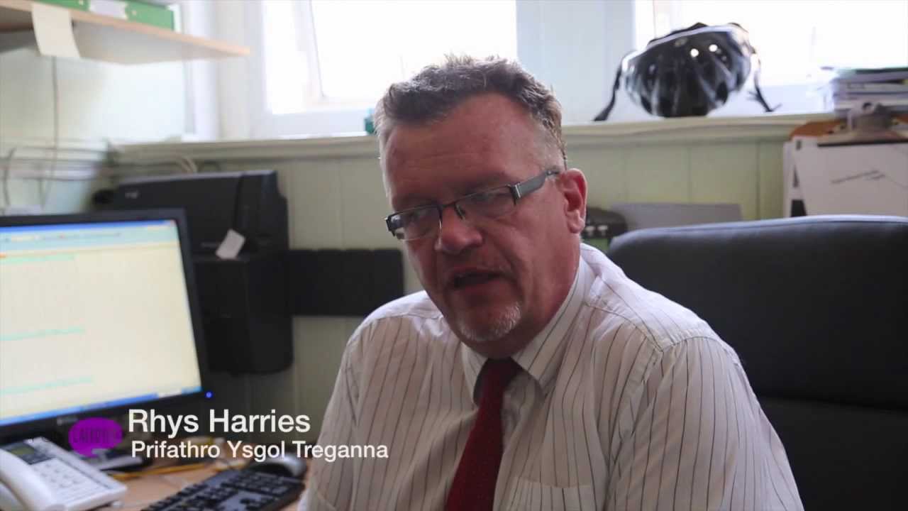 Dathlu a Dagrau wrth i Ysgol Treganna cau